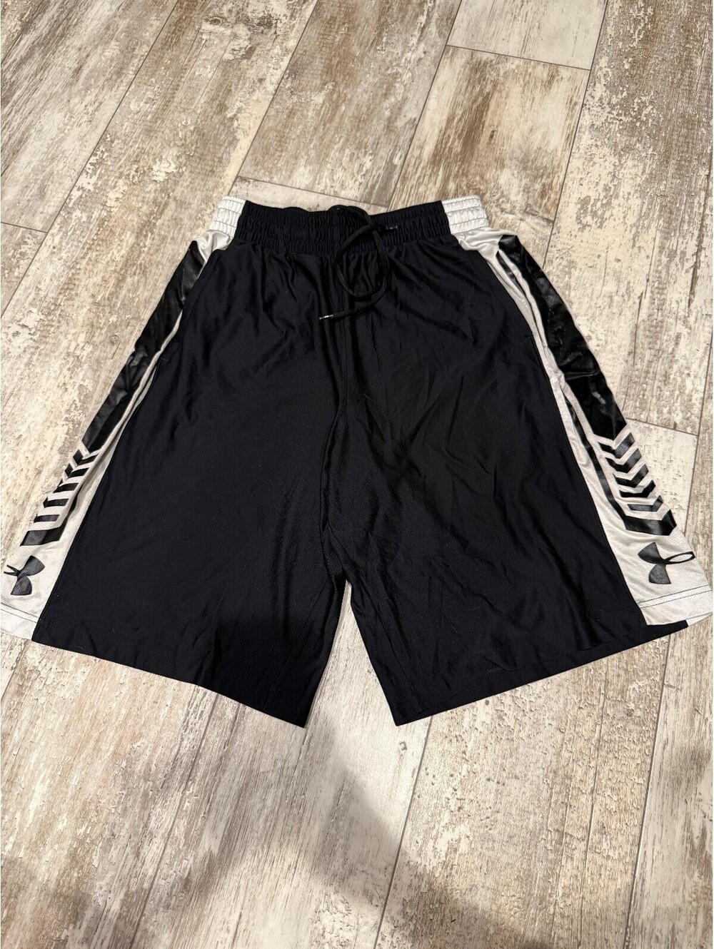 Under Armour Black Athletic Shorts Large